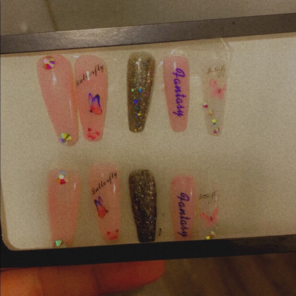 Custom press on nails - Picture 15 of 16